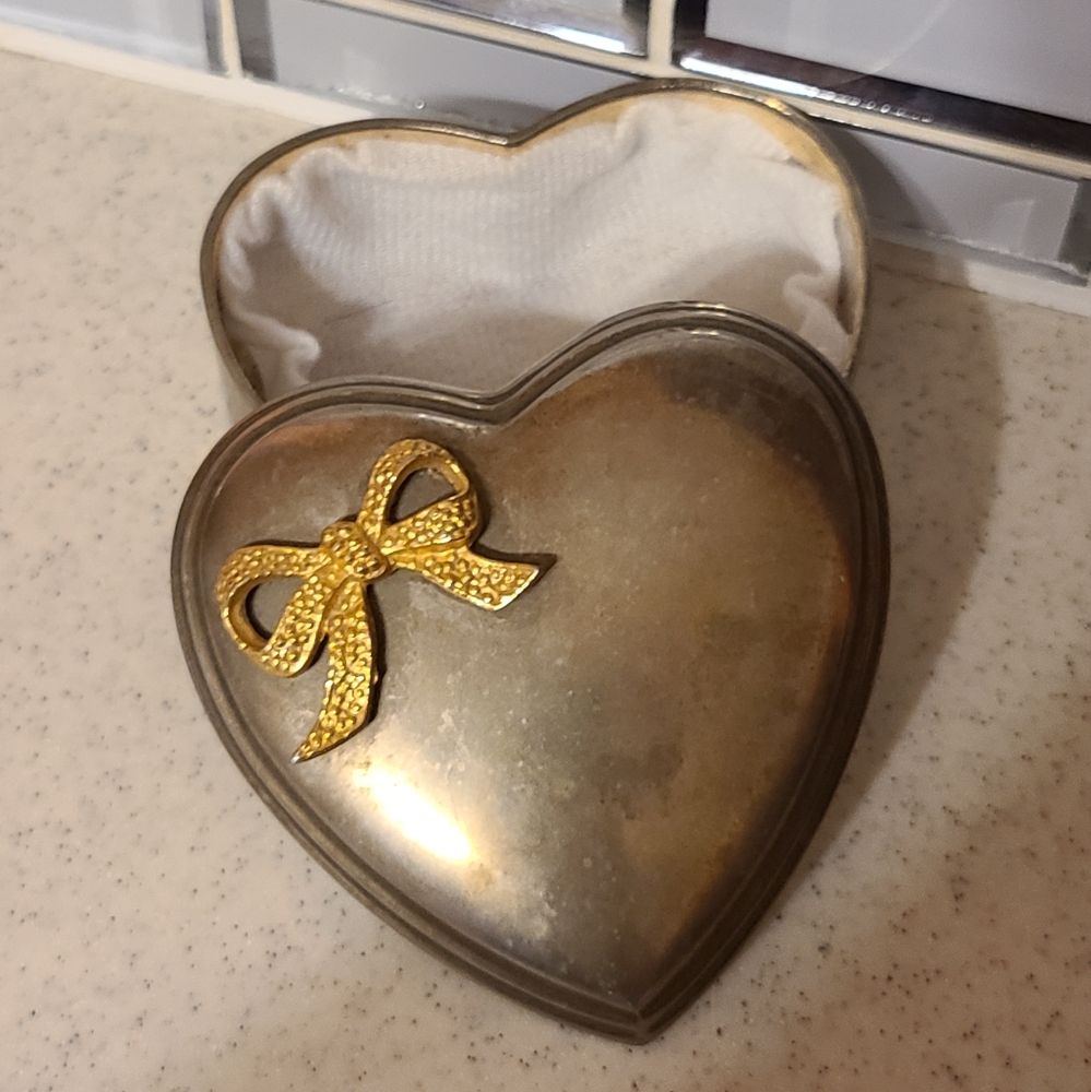 Jewelry trinket metal heavier side material for sale made in Hong Kong
